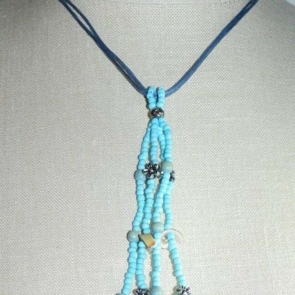 Vintage Jewelry - Light Blue Silver Tone Flower Shell Necklace